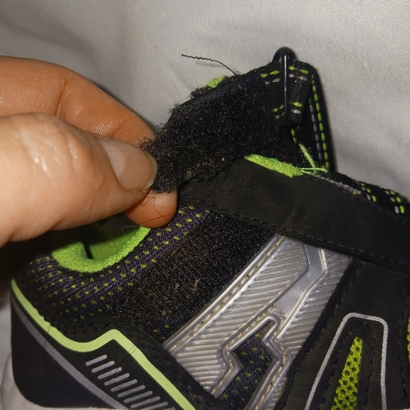 Athletic Works light up toddler sneakers - Picture 9 of 16